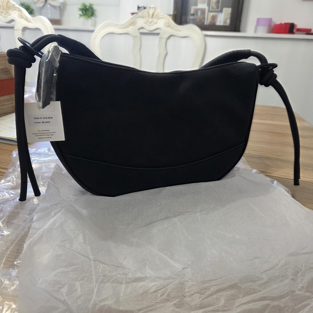 Cee Klein Sleek Blk Crescent Shoulder Bag with Wrapped/Braided Adjustable Strap - Picture 4 of 7